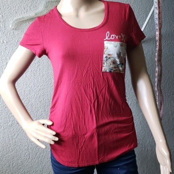 Maternity tee shirt with floral pocket size small - Picture 1 of 6